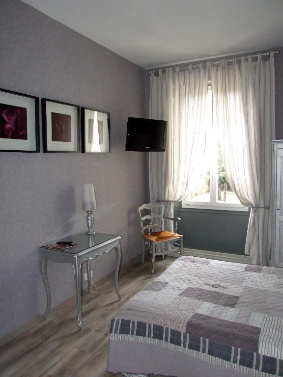 Logis Hotel L'Occitan 2 Etoiles Gaillac Quarto foto